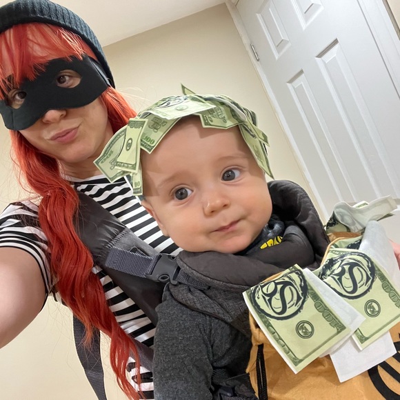 Robber and money bag Costume (adult and baby costume) - Picture 5 of 5
